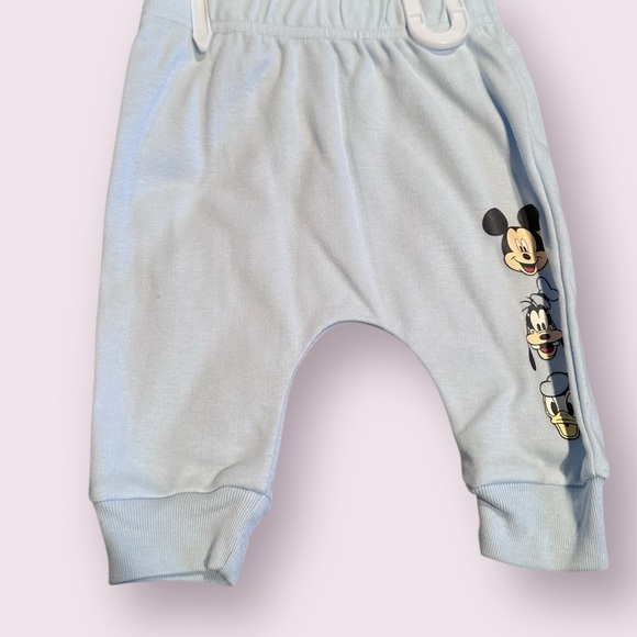 NWT Disney Baby Blue and Cream Best Friends Bodysuit Set With Hat Sz 3-6 Months - Picture 6 of 8